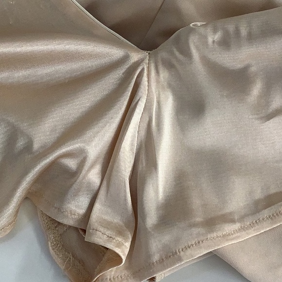 Alythea zippered with satin lining shorts size large (Preowned) - Picture 6 of 9